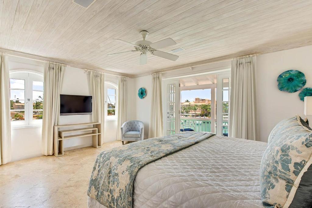 Port St. Charles Hotel เซนต์ปีเตอร์ ภายนอก รูปภาพ